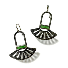 Load image into Gallery viewer, OLIVE ASTER EARRINGS
