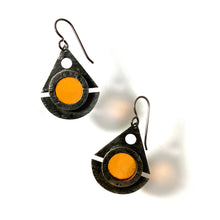Load image into Gallery viewer, SUNSET CORAL SEAFARER EARRINGS
