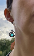 Charger et lire la vidéo dans la visionneuse de la Galerie, BOUCLES D&#39;OREILLES PENDULE AQUA ECLIPSE
